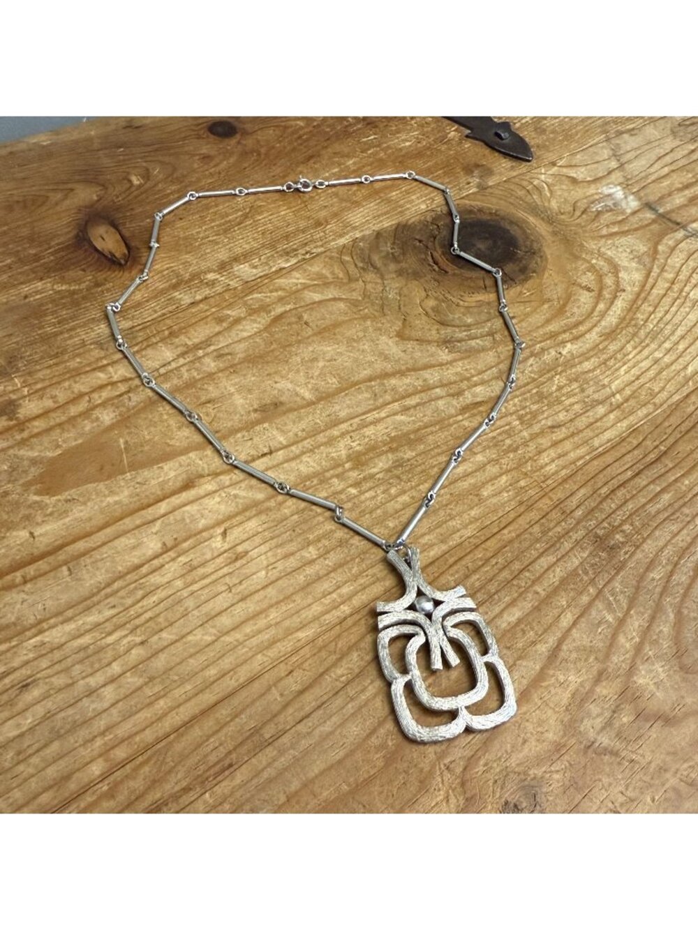Vintage 1970's Avon Silver Toned Pendant Linked Chain Necklace